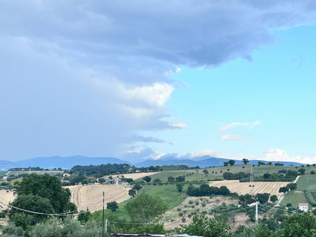 Casa cielo-terra in vendita a Montecassiano