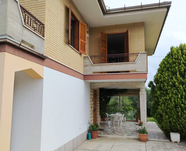 Casa colonica in vendita a Montottone