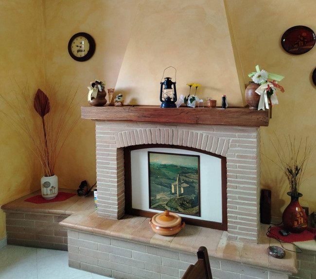 Casa colonica in vendita a Montottone