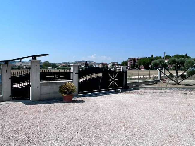 Casa singola in vendita a Civitanova Marche