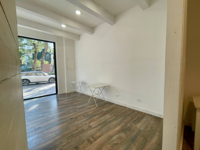 Locale commerciale in affitto a Civitanova Marche