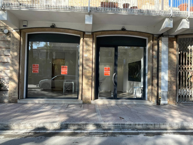 Locale commerciale in affitto a Civitanova Marche