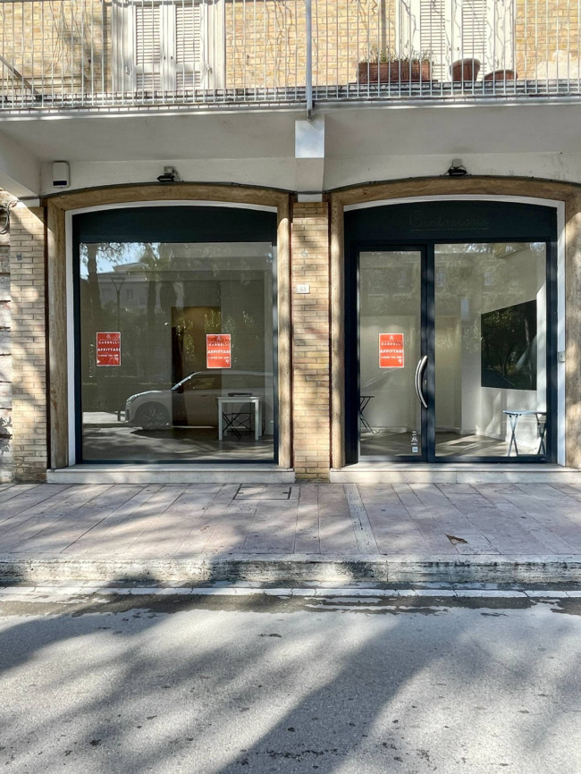 Locale commerciale in affitto a Civitanova Marche