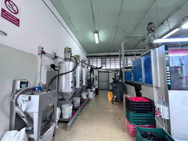 Capannone in vendita a Civitanova Marche