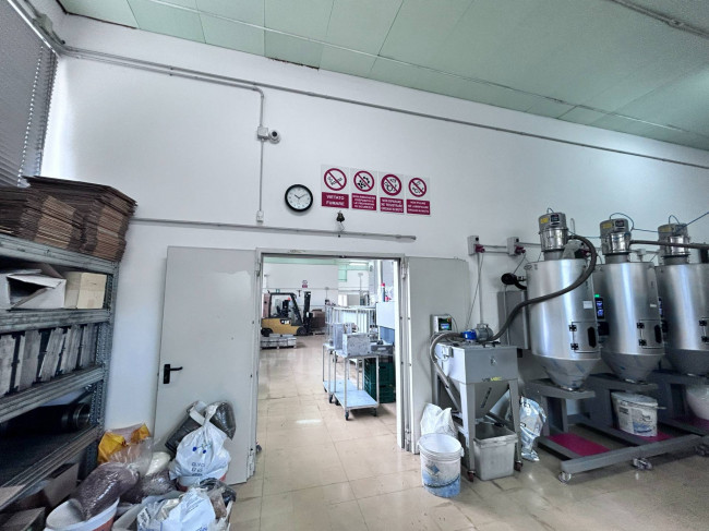 Capannone in vendita a Civitanova Marche