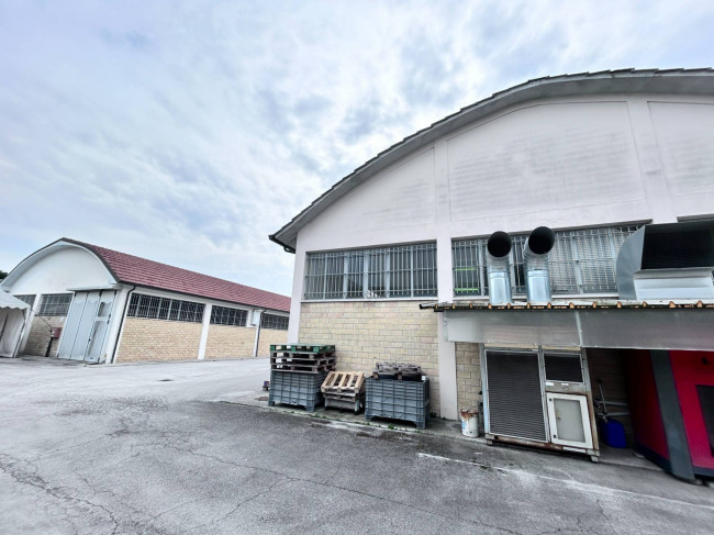 Capannone in vendita a Civitanova Marche