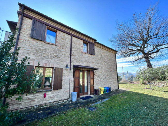 Casa singola in vendita a Monte Rinaldo