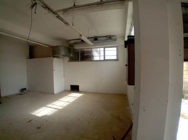 Box o garage in vendita a Nettuno