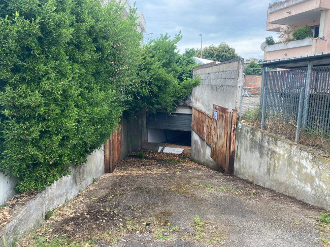 Box o garage in vendita a Nettuno