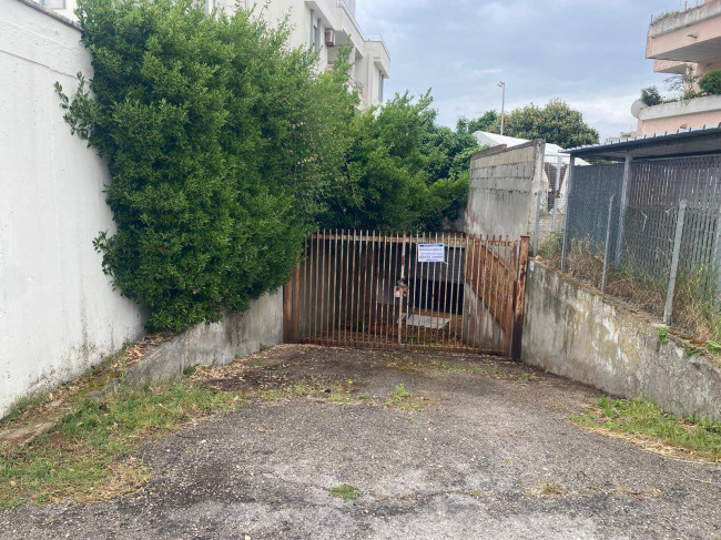 Box o garage in vendita a Nettuno