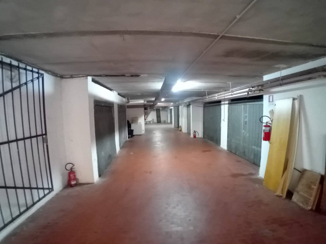 Box o garage in vendita a Nettuno
