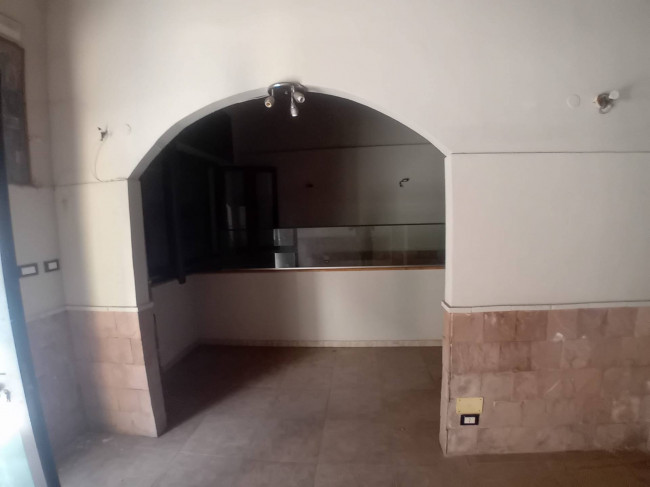 Locale commerciale in vendita a Nettuno