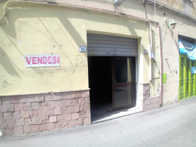 Locale commerciale in vendita a Nettuno