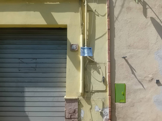 Locale commerciale in vendita a Nettuno