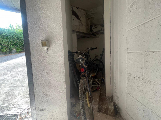 Box o garage in vendita a Anzio