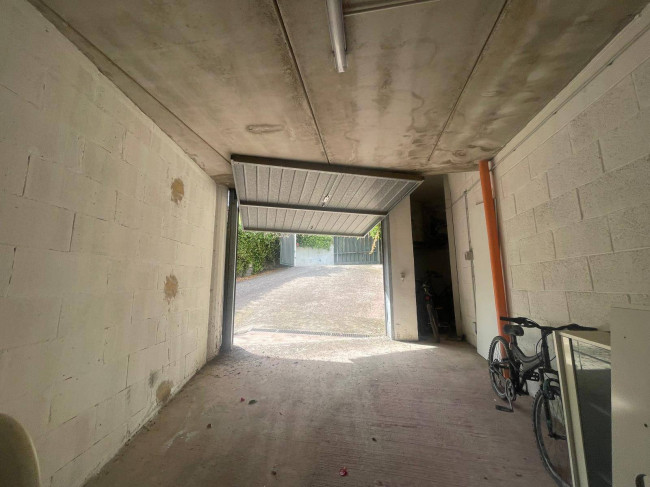 Box o garage in vendita a Anzio