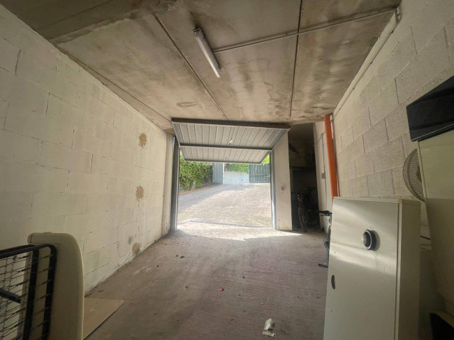 Box o garage in vendita a Anzio