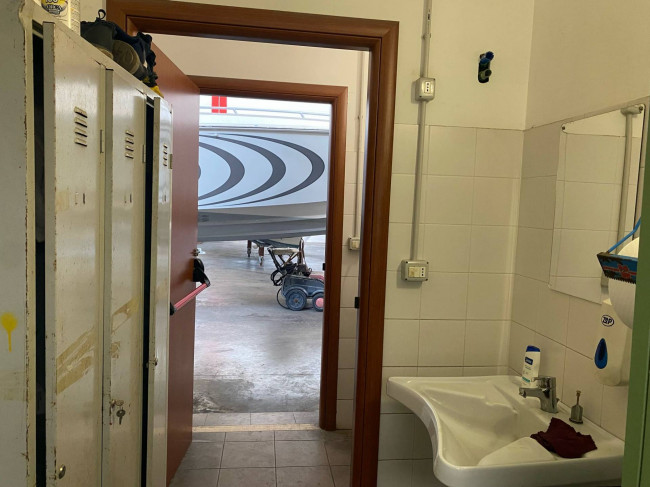 Capannone in vendita a Nettuno