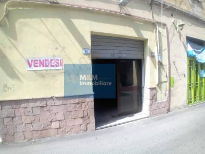 Locale commerciale in vendita a Nettuno