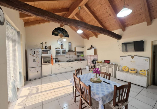 Rustico in vendita a San Damiano d'Asti