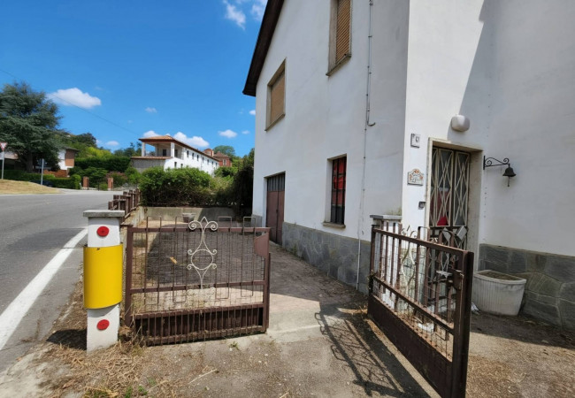 Villa in vendita a Mongardino