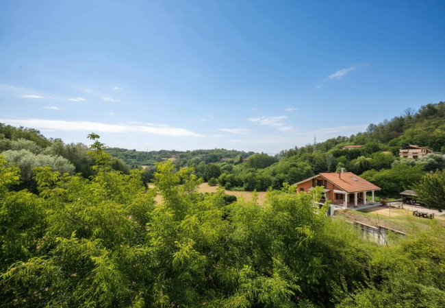Villa in vendita a Mongardino