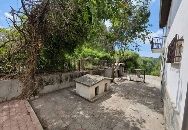 Villa in vendita a Mongardino
