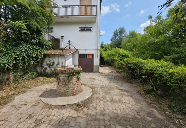 Villa in vendita a Mongardino