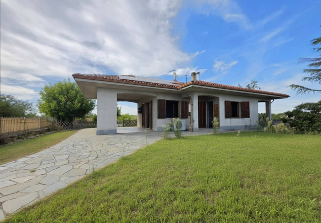 Villa in vendita a Portacomaro