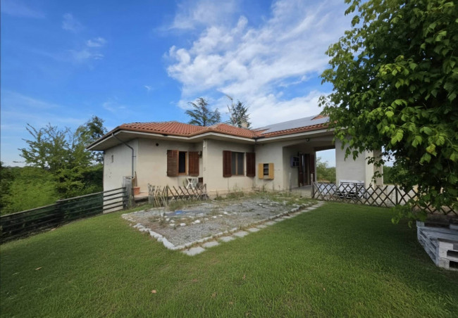 Villa in vendita a Portacomaro
