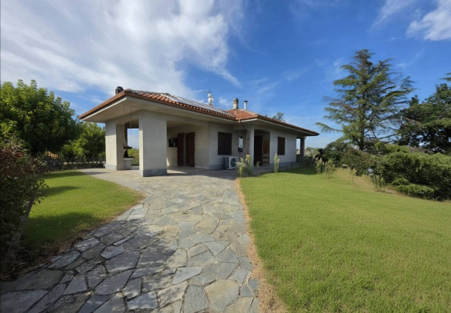 Villa in vendita a Portacomaro
