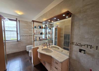 Villa in vendita a Asti