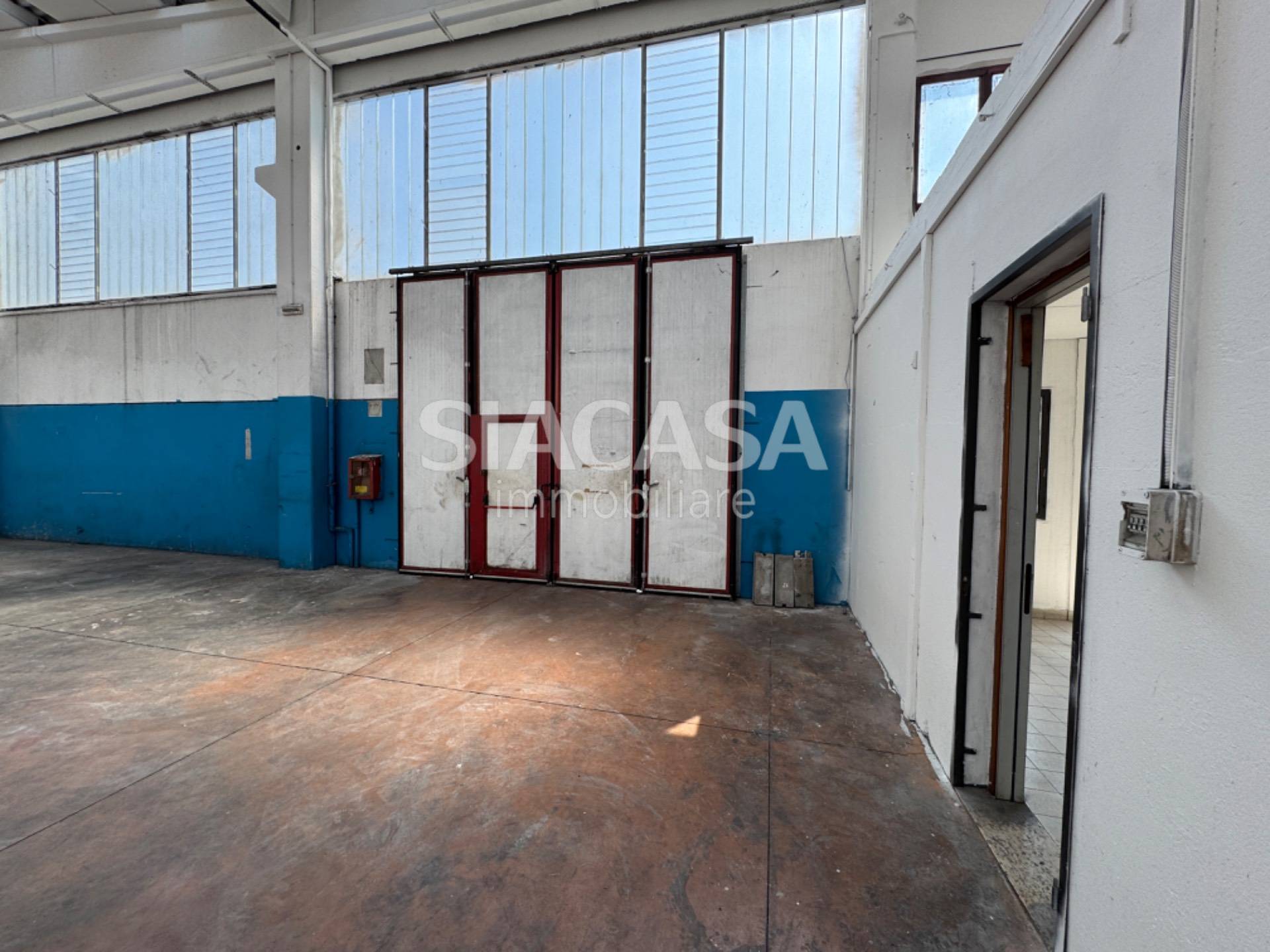 Fondo commerciale in affitto a Canonica D'adda (BG)