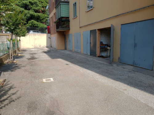 Garage/Box/Posto auto in vendita a Corticella, Bologna (BO)