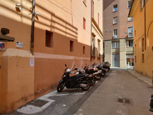 Garage/Box/Posto auto in vendita a Centro Storico, Bologna (BO)