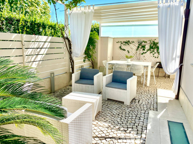 Villa Bifamiliare in affitto a Forte dei Marmi