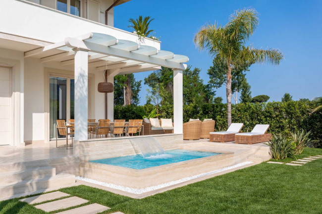 Villa Bifamiliare in affitto a Forte dei Marmi