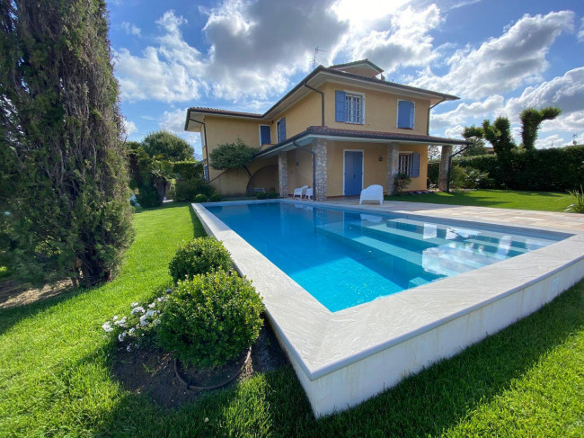 Villa in affitto a Forte dei Marmi