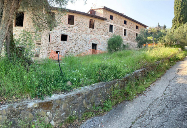 Rural house for sale in Massarosa