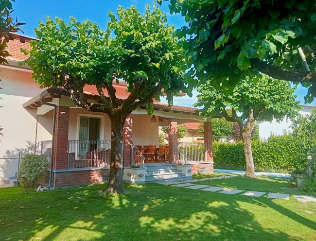 Villa for rent in Forte dei Marmi