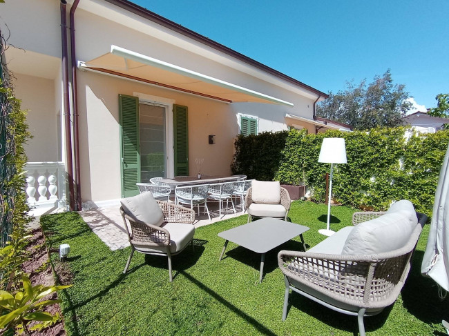 Villa Bifamiliare in affitto a Pietrasanta