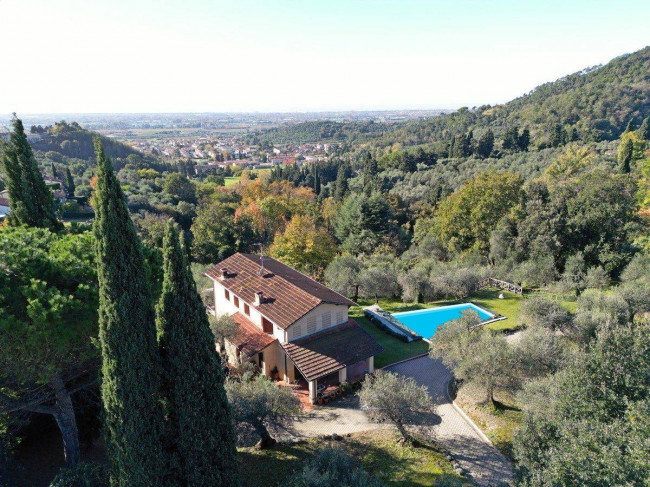 Rustico in vendita a Massarosa