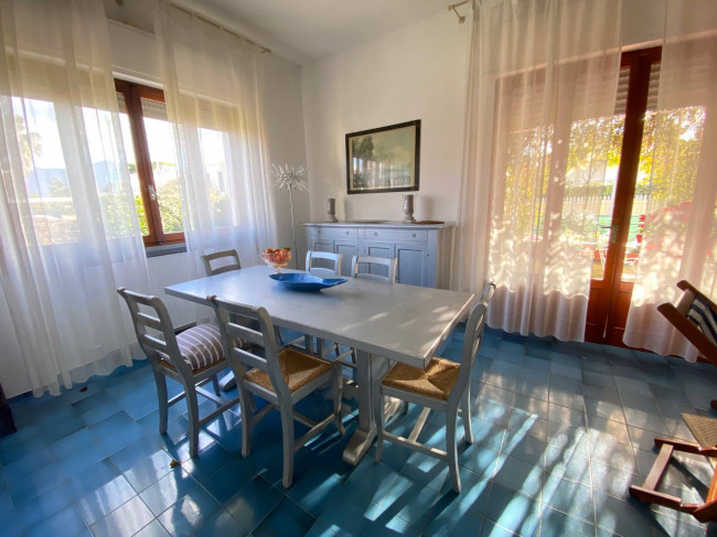 Villa Bifamiliare in affitto a Forte dei Marmi