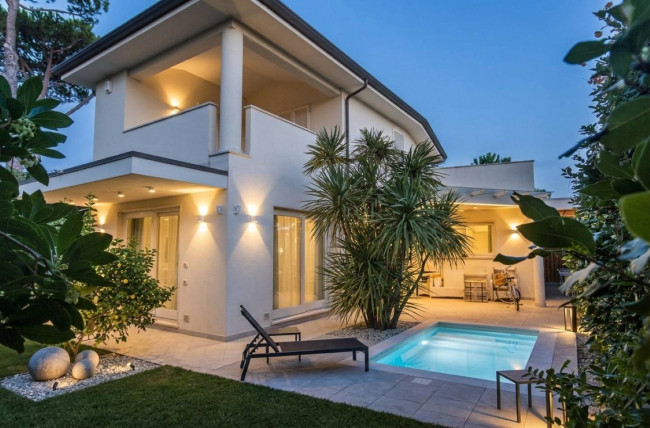 Villa in vendita a Forte dei Marmi