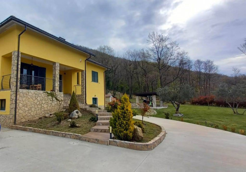 Villa bifamiliare in Vendita a Oratino