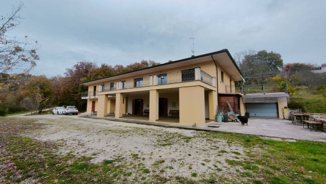 Villa singola in vendita a Oratino