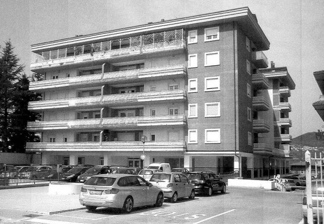 Locale commerciale in vendita a Isernia