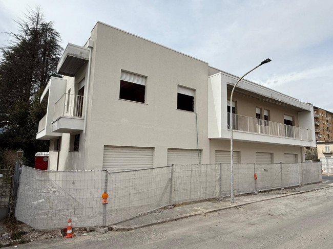 Locale commerciale in vendita a Isernia