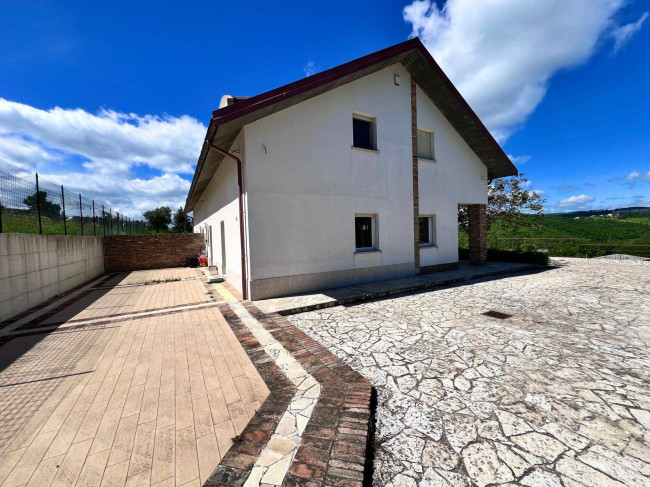 Villa bifamiliare in affitto a Campobasso