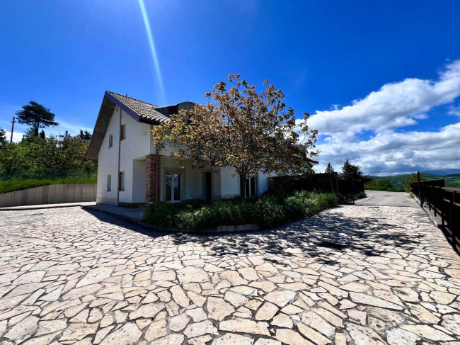 Villa bifamiliare in affitto a Campobasso
